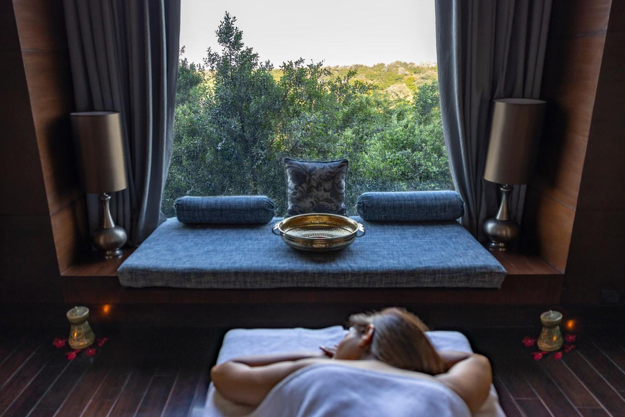 The Leela Ambience Gurugram Hotel & Residences - The Luxury Urban Sanctuary Gurgaon Bagian luar foto Spa at The Westin Athens