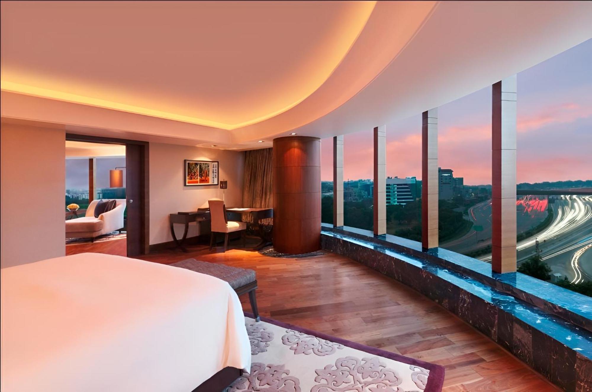 The Leela Ambience Gurugram Hotel & Residences - The Luxury Urban Sanctuary Gurgaon Bagian luar foto A suite at the hotel