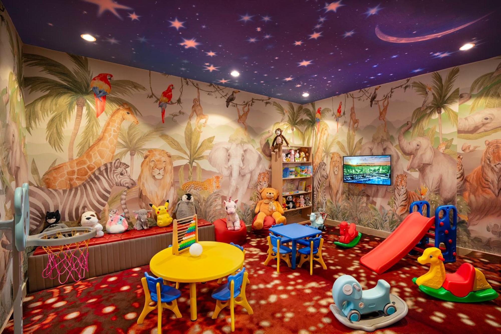 The Leela Ambience Gurugram Hotel & Residences - The Luxury Urban Sanctuary Gurgaon Bagian luar foto Kids Club