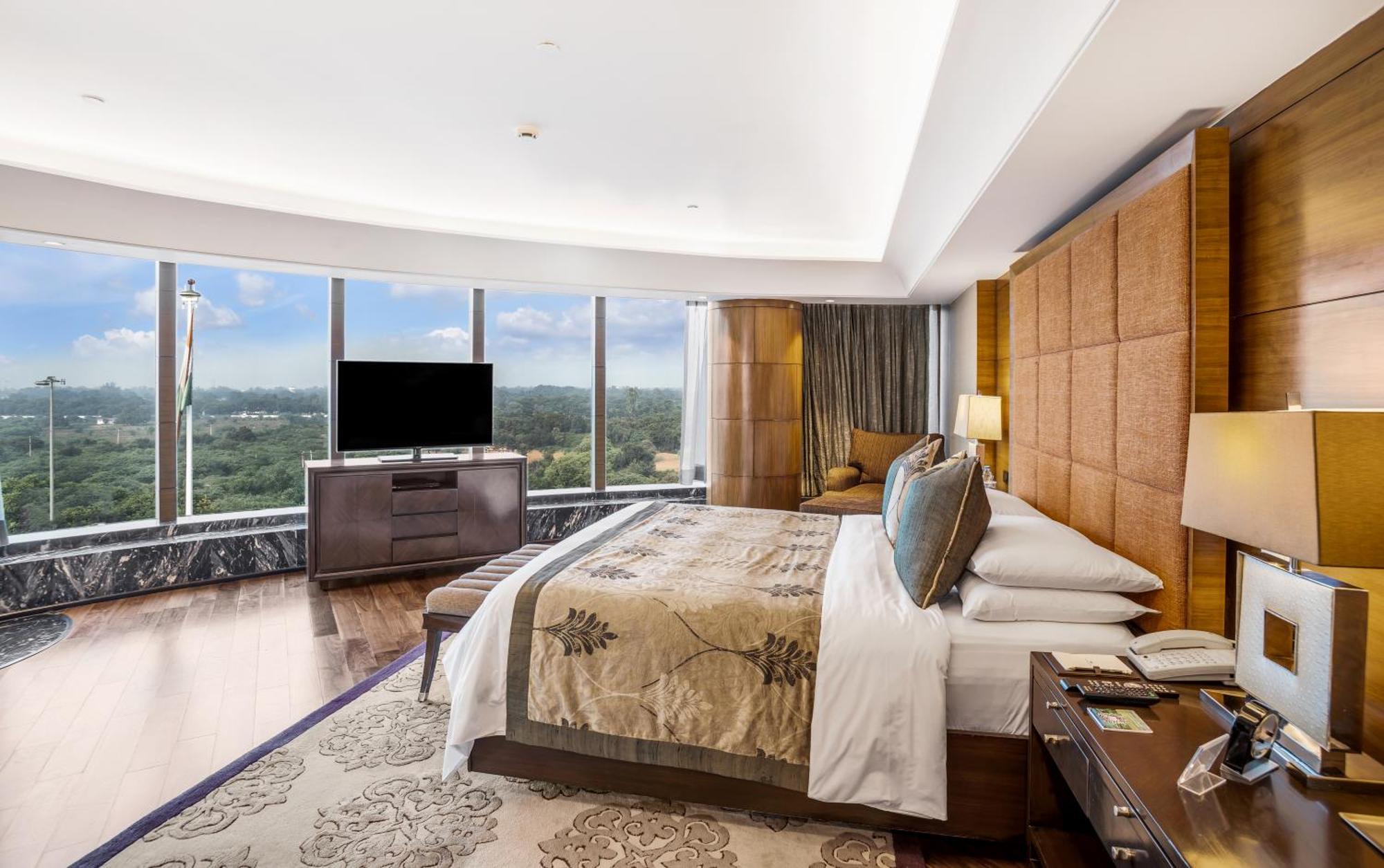 The Leela Ambience Gurugram Hotel & Residences - The Luxury Urban Sanctuary Gurgaon Bagian luar foto