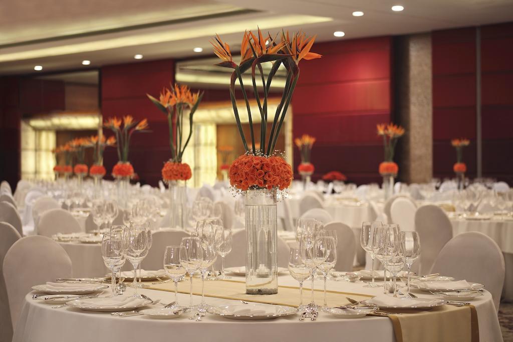 The Leela Ambience Gurugram Hotel & Residences - The Luxury Urban Sanctuary Gurgaon Bagian luar foto The Grand Ballroom