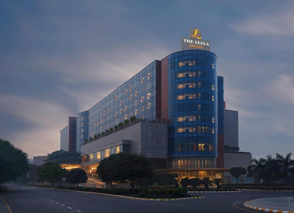 The Leela Ambience Gurugram Hotel & Residences - The Luxury Urban Sanctuary Gurgaon Bagian luar foto The hotel at night